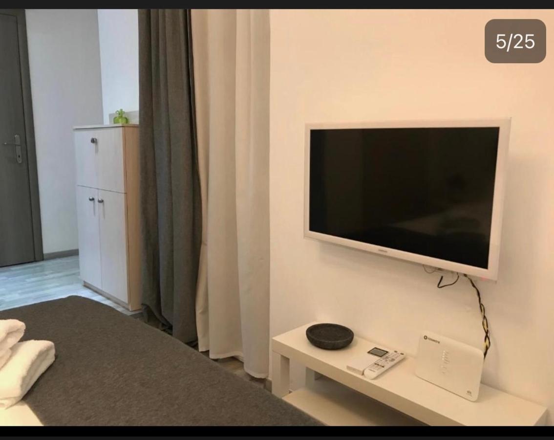 Small Budget Diamond Apartment In Agias Sofias. Thessaloníki Luaran gambar