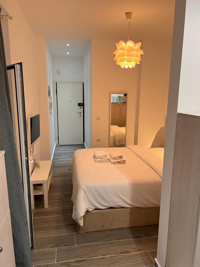 Small Budget Diamond Apartment In Agias Sofias. Thessaloníki Luaran gambar
